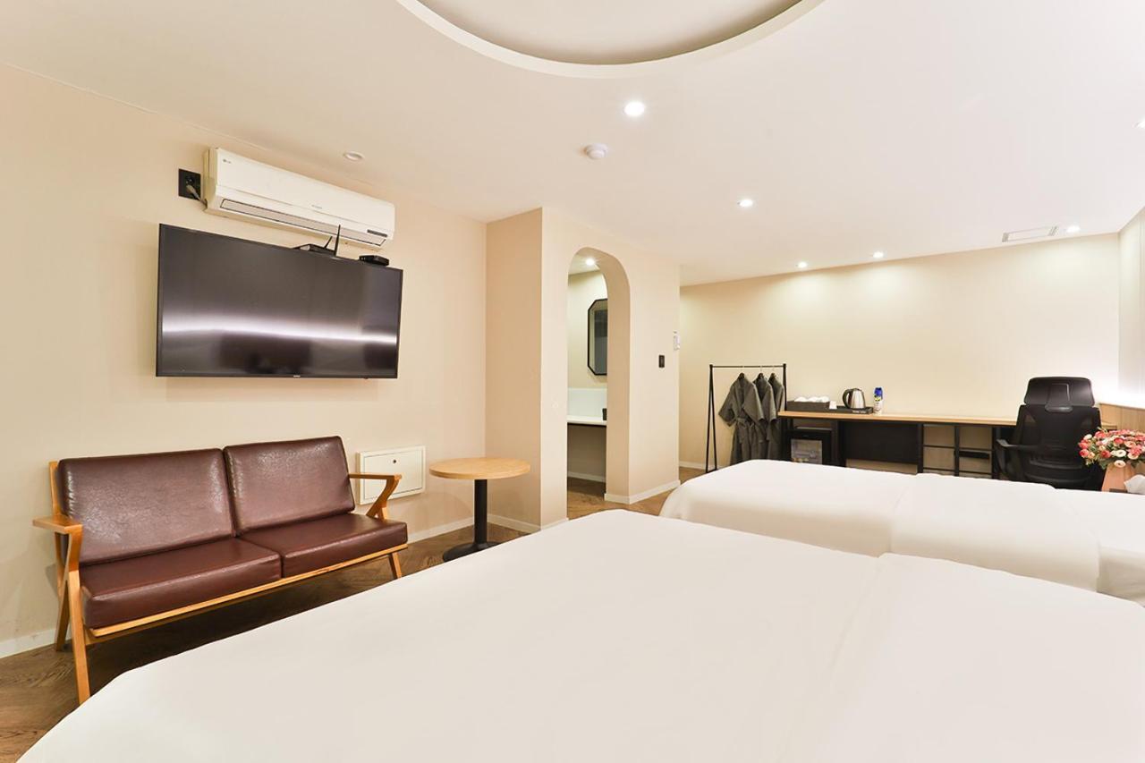 Jamsil Tomgi Hotel Seoul Bagian luar foto